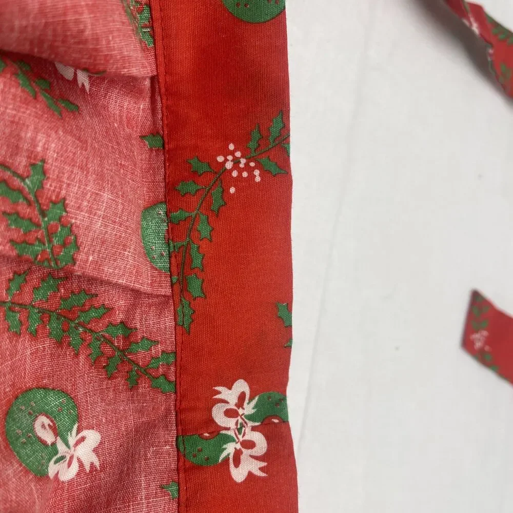 Red Green White Trim Wreath Christmas Vintage Half Apron Pocket Holiday Hostess